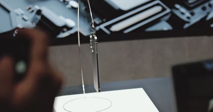 Il est certainement fin, mais le S25 Edge a tout de même une bosse de caméra.