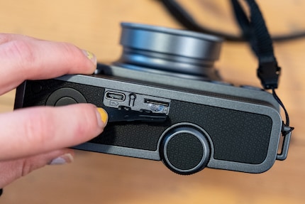 There’s space for a microSD here.