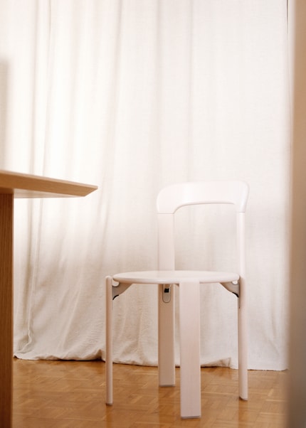 Depending on the design, you can easily integrate Rey into different furnishing styles.