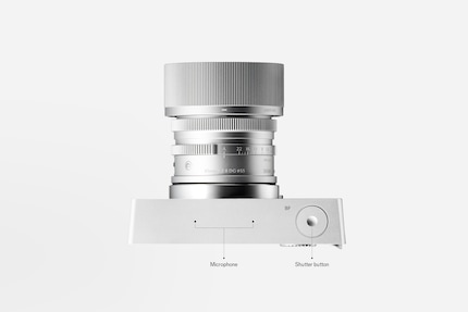 Together with a fixed focal length, the Sigma BF is very compact for a full-frame camera.