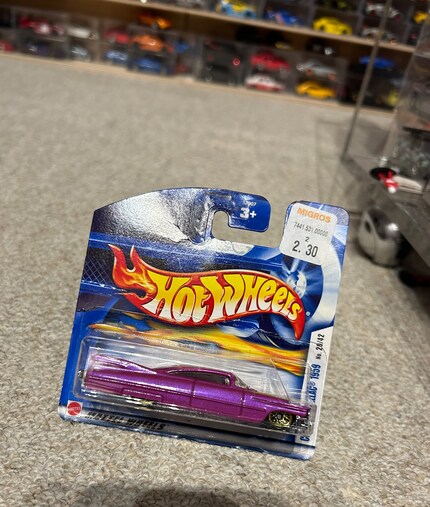 Tout a commencé avec une Cadillac rose Hot Wheels.
