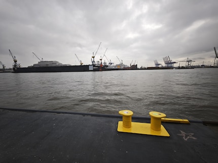 Le ponton en champ extralarge pris avec l’appareil photo ultra grand-angle.