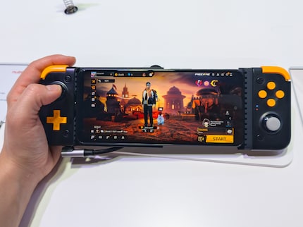  Les Nubia Neo 3 et 3 GT peuvent aussi se clipser sur un gamepad.