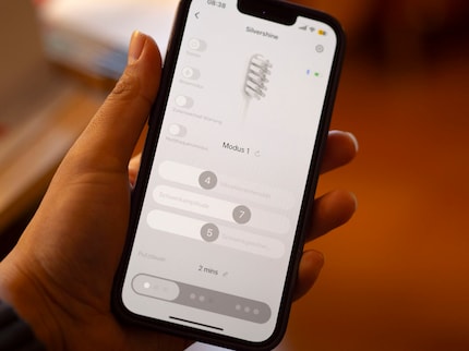 Vibration intensity, swivel amplitude and swivel speed can be customised in the Laifen app. 