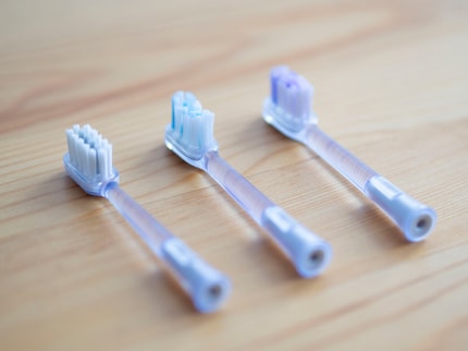 Three different brush heads to try out are included as standard. 