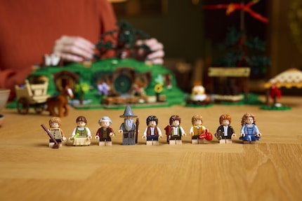 Neuf figurines sont incluses dans le set.