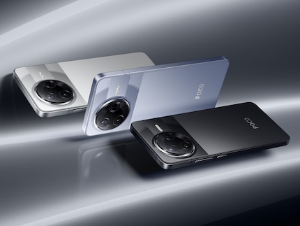 Le Poco F7 Pro est disponible en noir, bleu et argent.