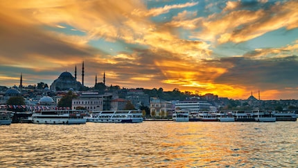 Proxima Centauri se cache à Istanbul. Du moins, il serait à un peu plus de 2443 kilomètres de notre soleil Lego.