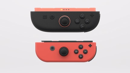 Comparaison entre l'ancien Joy Con (en bas) et le nouveau Joy Con (en haut).