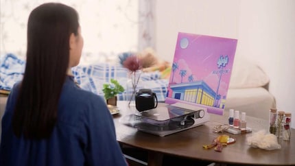 Vous pouvez mettre la pochette du disque dans la platine vinyle.
