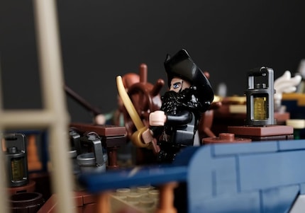 Le capitaine Barbe Noire est l'une des dix figurines qui composent le set.