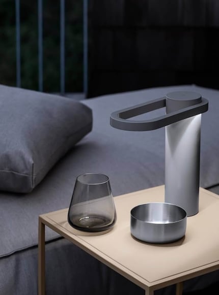 Grâce au design d’Antoine Rouzeau, cette lampe est facile à accorder et crée une ambiance agréable où qu’elle se trouve.