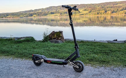 I rode around Lake Greifensee on the Navee ST3 Pro.