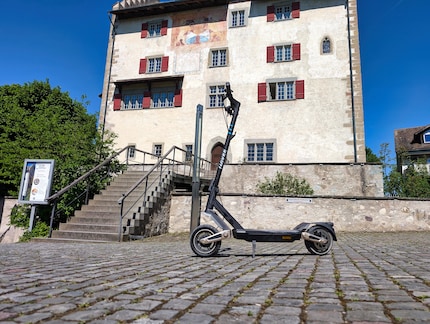 Bumpy cobblestones in front of Greifensee Castle