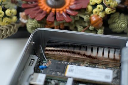 Les ailettes de refroidissement aident à garder le CPU bien frais.