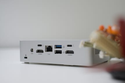 Grâce aux deux ports Thunderbolt, il est même possible de connecter des GPU externes au NUC.