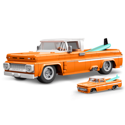 Un classique de l'histoire automobile américaine, avec moteur ouvert, suspensions réglables et accessoire de planche de surf.