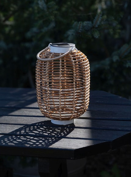 This 640-gramme lantern is easy to adjust, but could be quite wobbly.