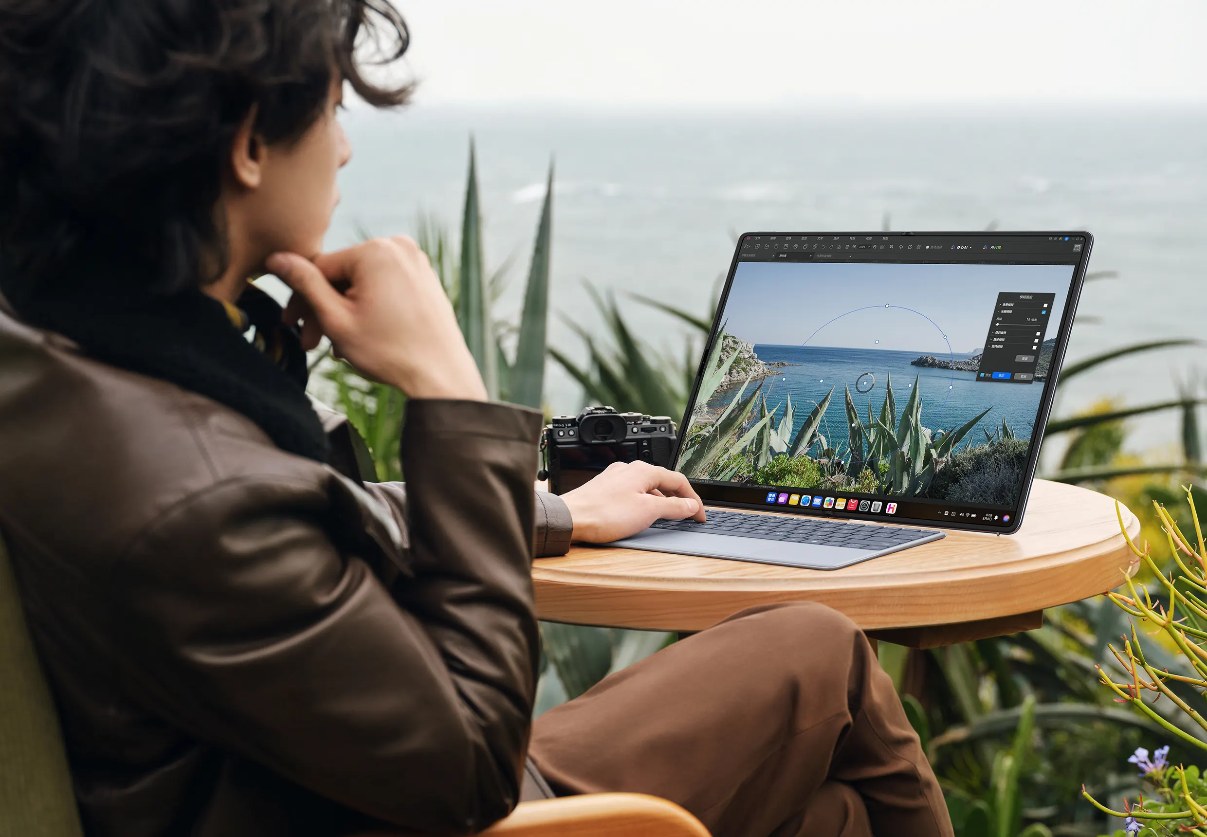 Huawei propose également en solde un clavier externe adapté au MateBook Fold.