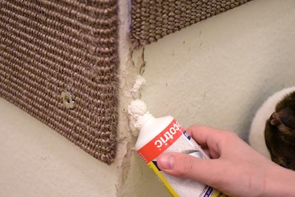 Masser puis presser pour faire sortir la pâte.