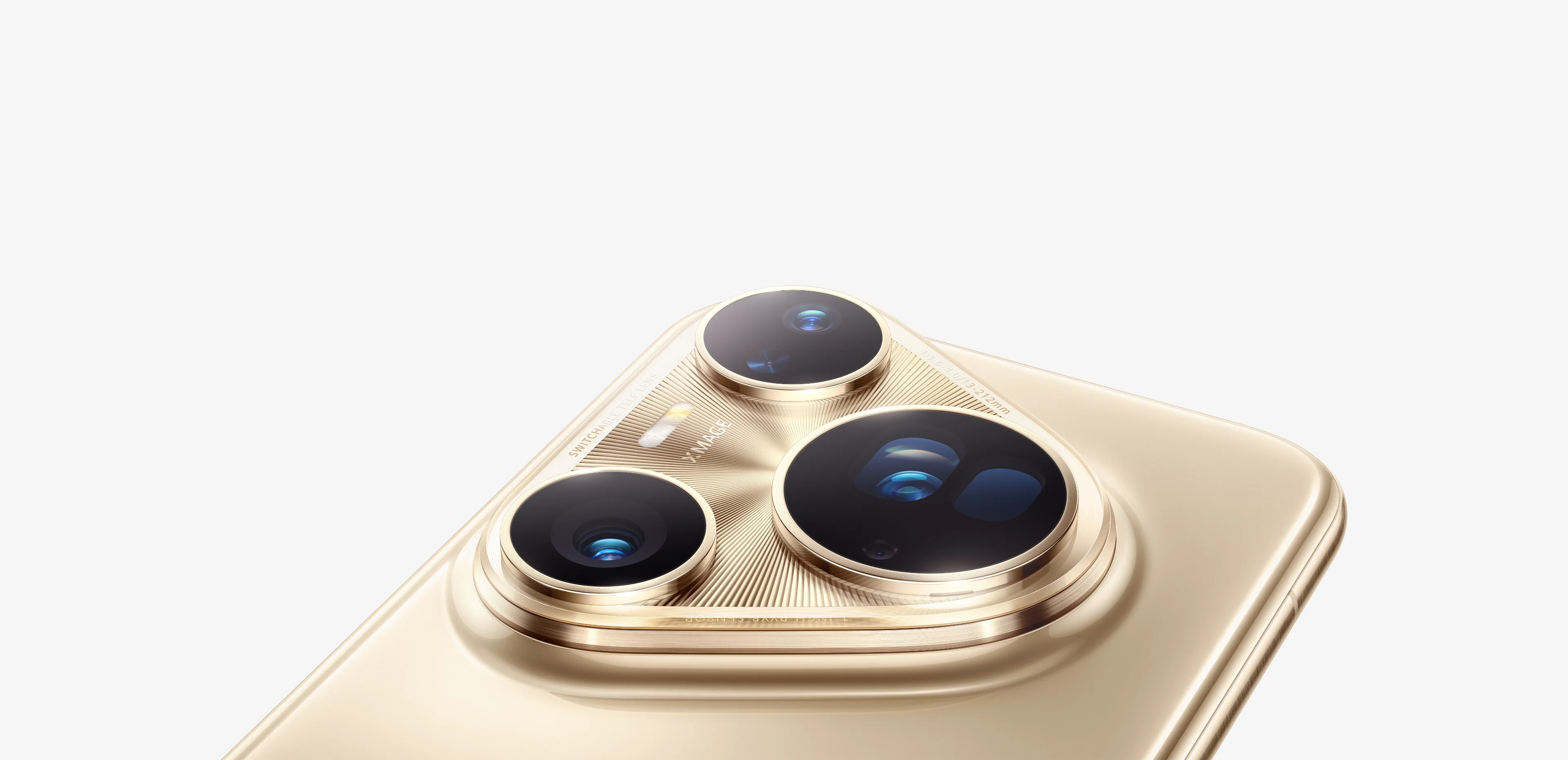 Unlike its predecessor, the lens of the Pura 80 Ultra no longer extends.