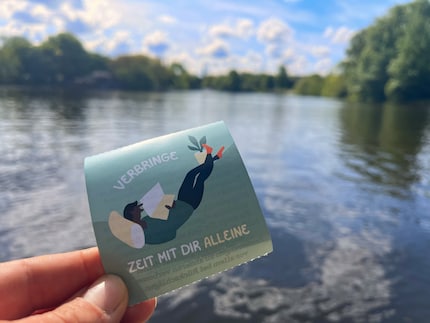 Même si la plupart des idées ne sont pas nouvelles, c’est toujours une bonne occasion de me faire du bien. Comme ici, je passe un peu de temps avec moi-même au bord de l’eau.