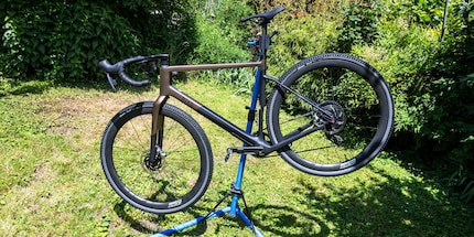 I like the black and grey design of the new Zleen Wolf Gravel Pro.