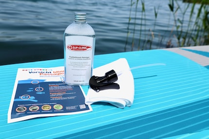 Easier to transport than hot water: the SUP Clinic cleaning kit.