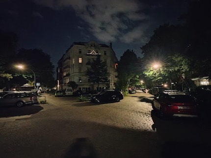 Le mode nuit améliore les photos prises avec l'appareil photo ultra grand angle dans l'obscurité.