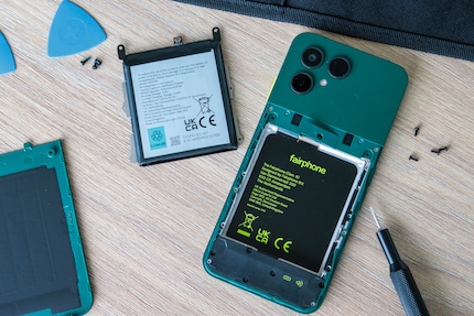 La batterie est plus grande que sur le modèle précédent, mais sa capacité est inférieure d’environ 10 % à la normale.