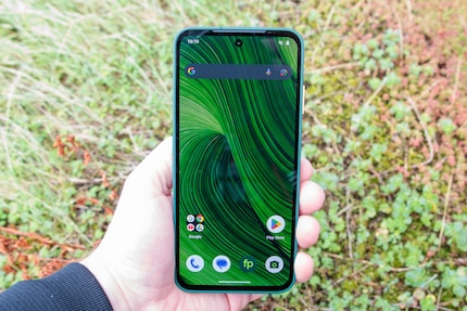 Avec ses 6,31 pouces, le Fairphone (Gen. 6) est relativement compact.