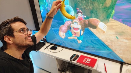 Here I am, teasing Donkey Kong with a banana. I wonder if it went down well?