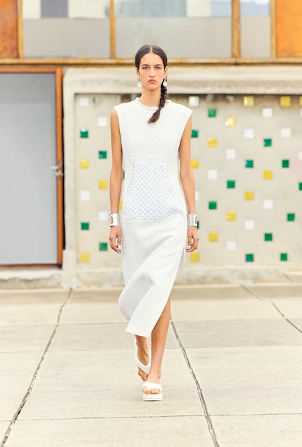 Chanel Resort 25: flip-flops even conquer catwalks.