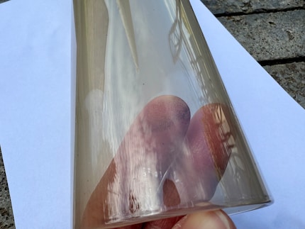 My sooty fingertips after touching the inside of the glass tube. Time to clean.