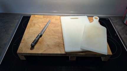 My colleague Patrick also uses both wood and plastic.