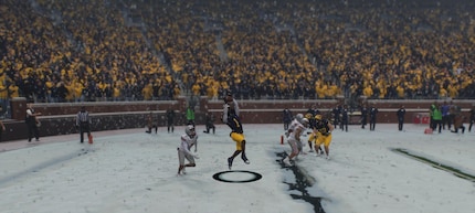 My wide receiver Anthony Simpson catches the decisive touchdown at the last second in the snow chaos.