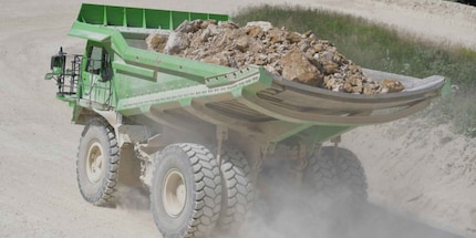 When fully charged, the E-Dumper doesn’t lose any power – on the contrary!