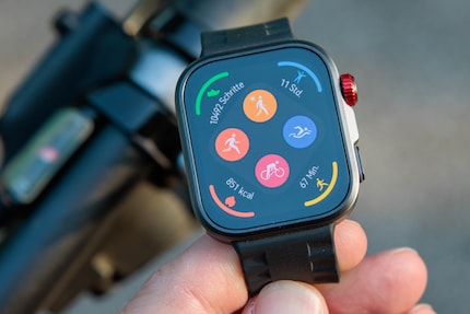 The Watch Fit 4 Pro easily lasts a week without recharging.