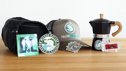 Here’s what you can win (from left to right): a neck pillow, beaver cap, coffee pot. There are also four Dying Light: The Beast stickers as a bonus.