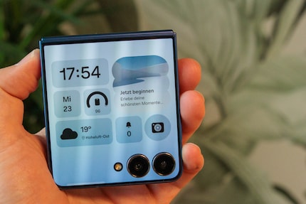 Déjà la page d'accueil de l'écran extérieur est pleine de widgets.