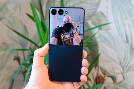 L'écran extérieur occupe désormais toute la moitié supérieure du Flip 7.