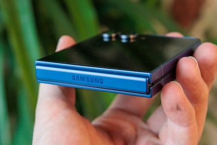 La nouvelle charnière contribue à l'amincissement du Flip 7.