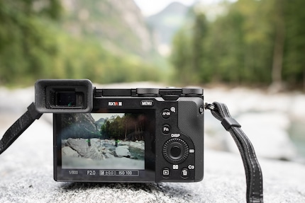 Why no movable display, Sony? It’d make the camera so much better.
