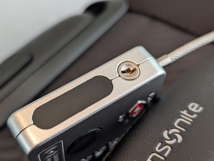 La TSA peut déverrouiller la serrure avec une clé universelle adaptée.