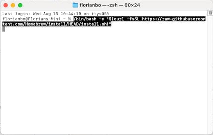 Cette commande charge et lance le script d’installation officiel de Homebrew.
