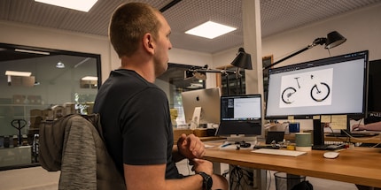 Bike technology is continuously evolving, so Semjon Borzutzki has to adapt Dirtlej’s bike protection gear accordingly.