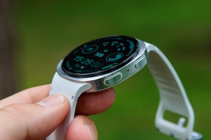 The two button controls on the right-hand side of the watch.