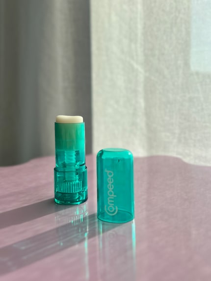 Le stick de Compeed, le premier produit anti-ampoules qui fonctionne vraiment pour moi.