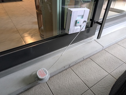 Sans le câble de sécurité cliqué, le W200 ne fonctionne pas.