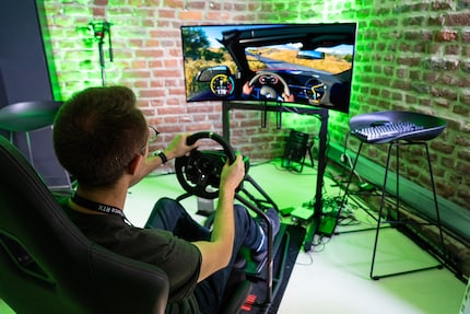 GeForce Now also newly supports more peripherals, such as Logitech steering wheels.